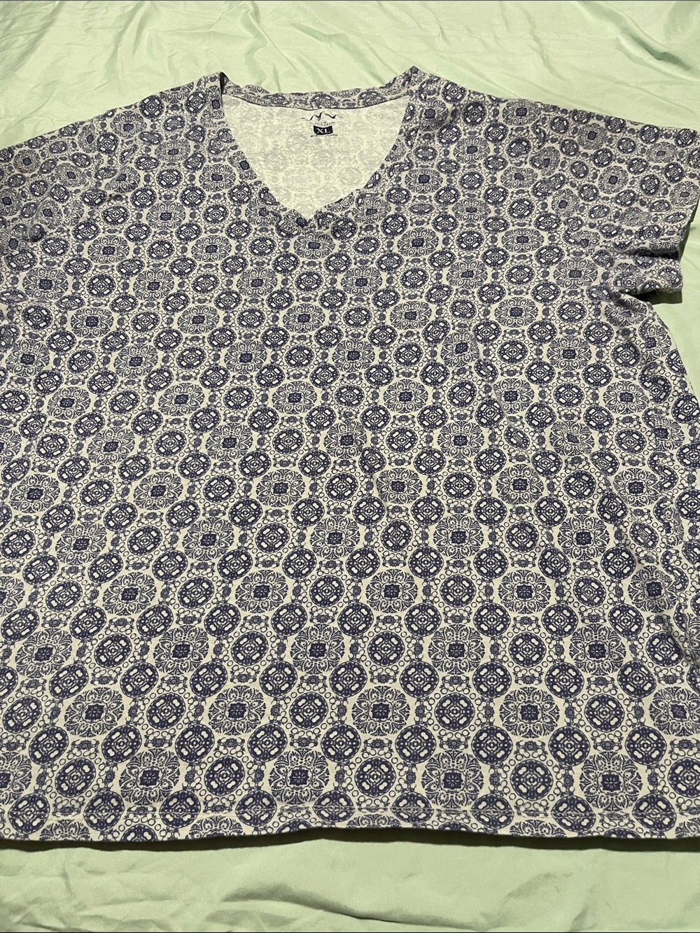 V-Neck Short Sleeve Tee in Navy Medallion Print
